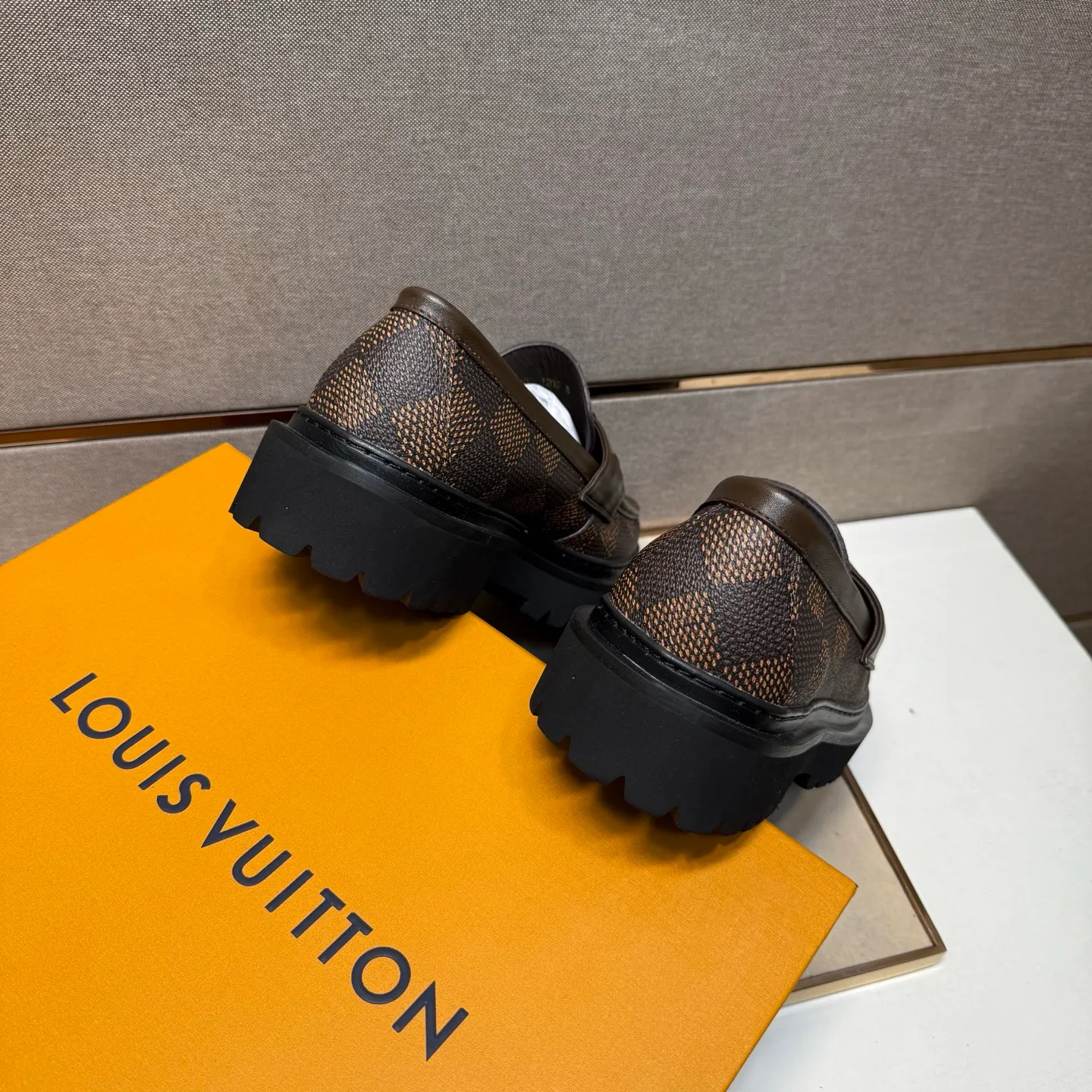 Men's men's shoes 💰pp620【Lv～】Men's casual leather shoes 2025z cabinet sales simultaneously 🔶Size: 39-44 #️⃣ 🔷3 colors🔜The upper is made of cowhide stitching ➕Cowhide lining, comfortable and breathable, sole: original comfortable and wear-resistant outsole, ⚠️real thing📱photographed🎬real thing is better📢📢📢
